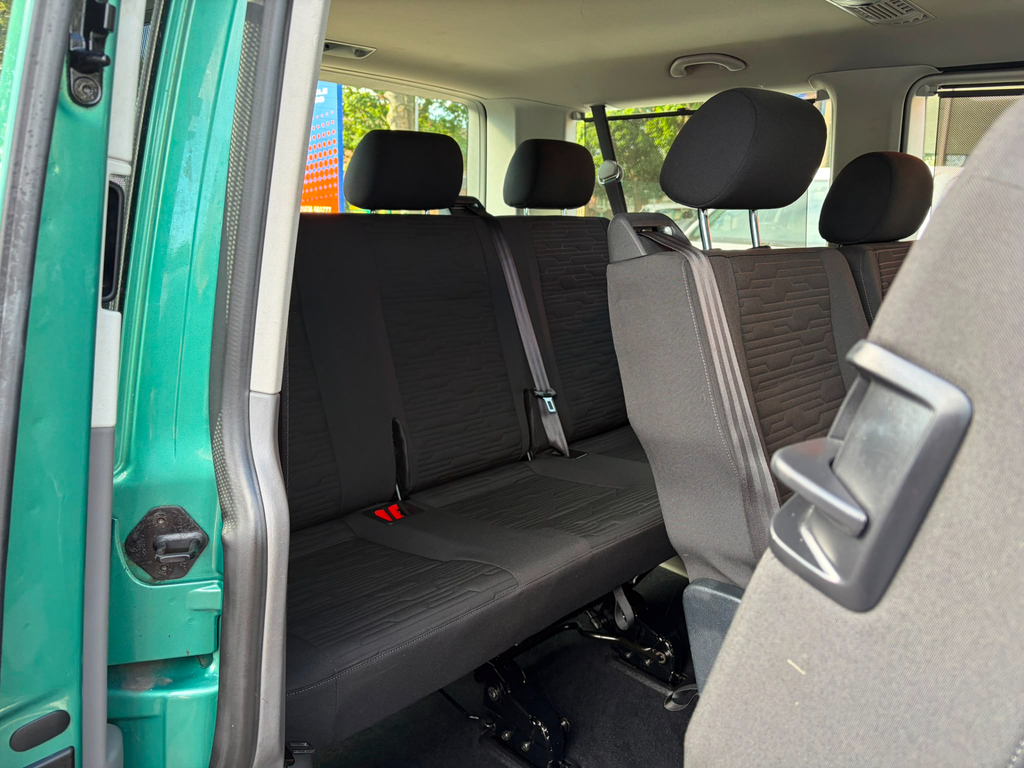 Volkswagen Transporter Shuttle 2.0 Tdi 150Ps Se Minibus Dsg Silver #11