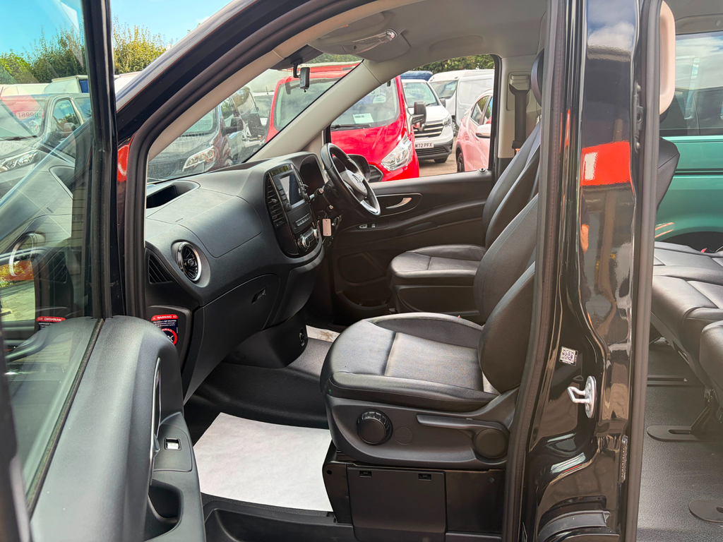 Mercedes-Benz Vito 2L Progressive White #9