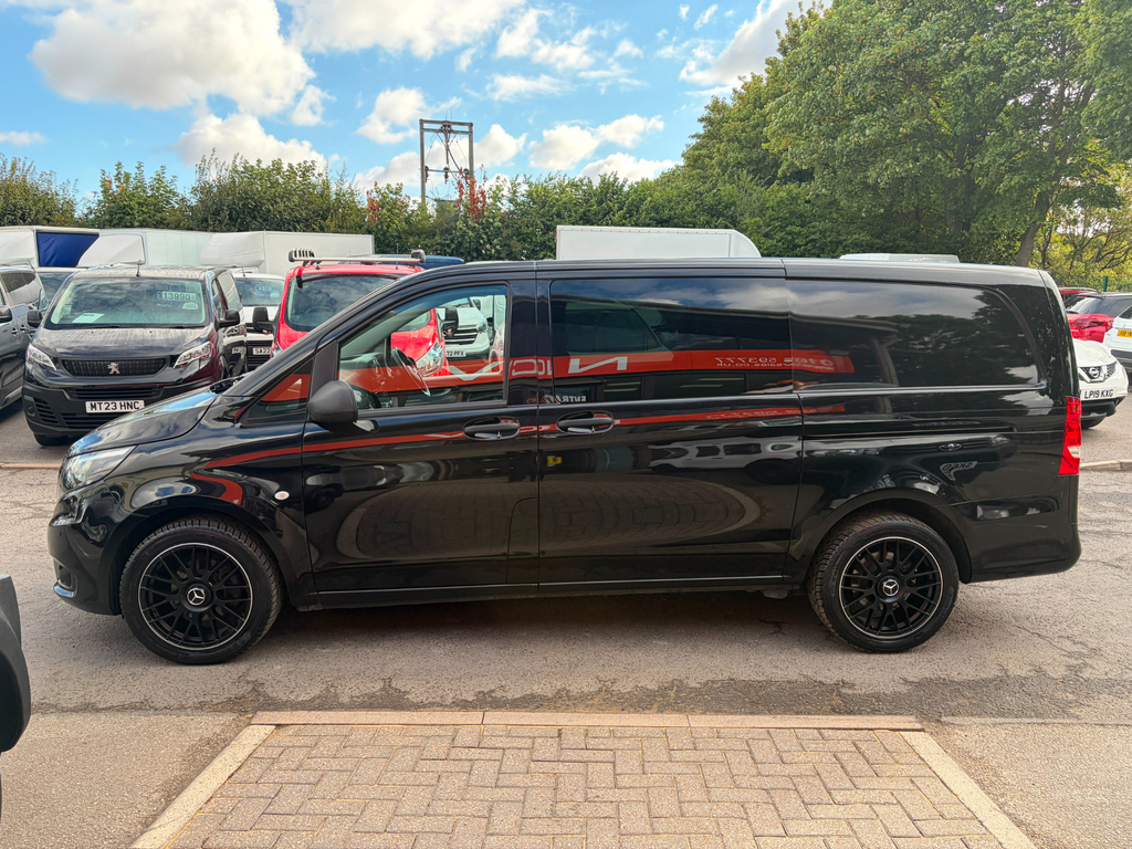 Mercedes-Benz Vito Mpv Black #3