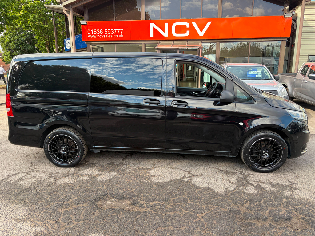 Mercedes-Benz Vito Mpv Black #2