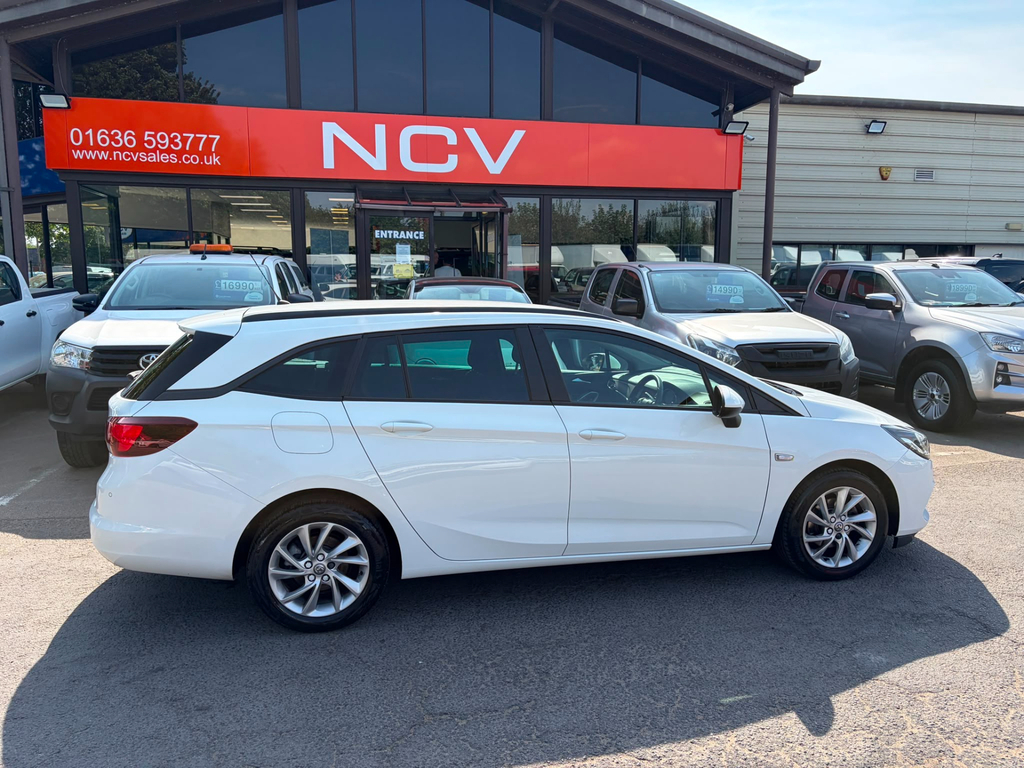 Vauxhall Astra Vauxhall Hatchback 1.2 Turbo 145 Griffin Edition 5 Red #2