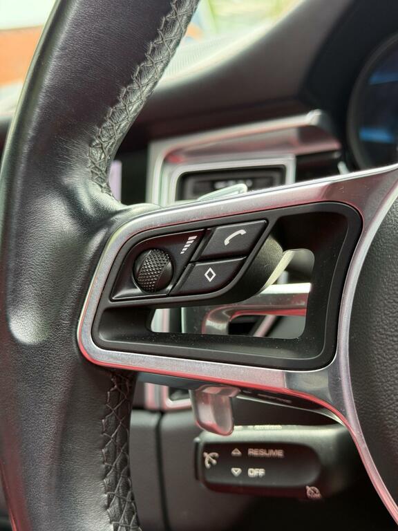 Porsche Macan Macan T Performance S-a Grey #19