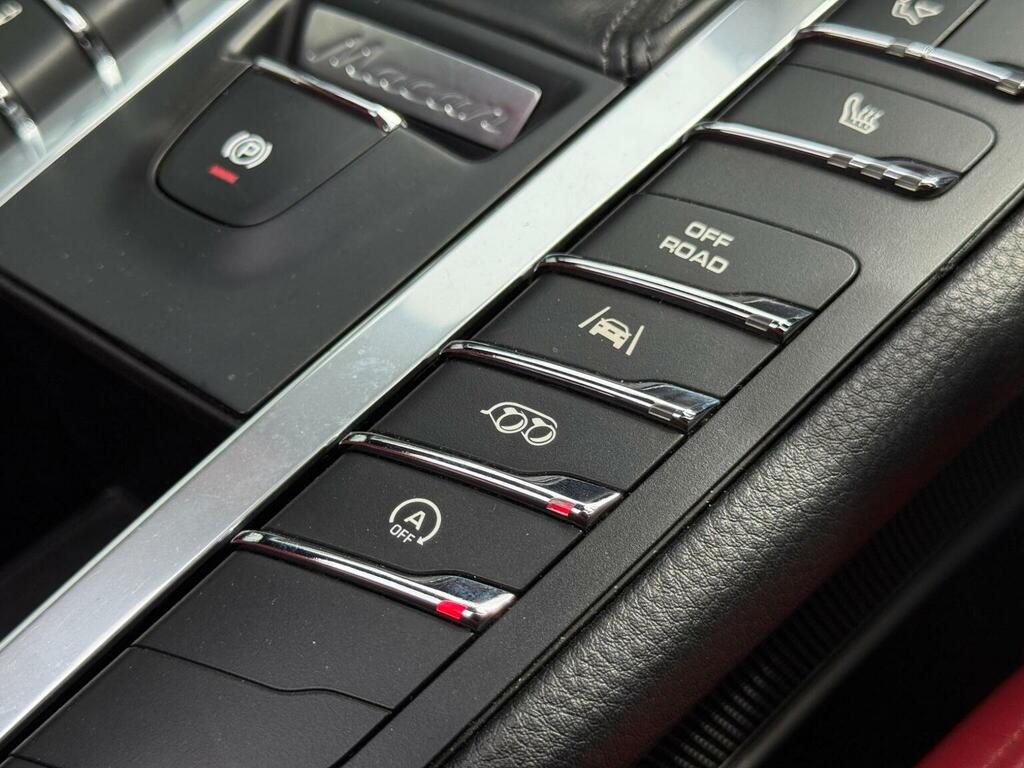 Porsche Macan Macan T Performance S-a Grey #18