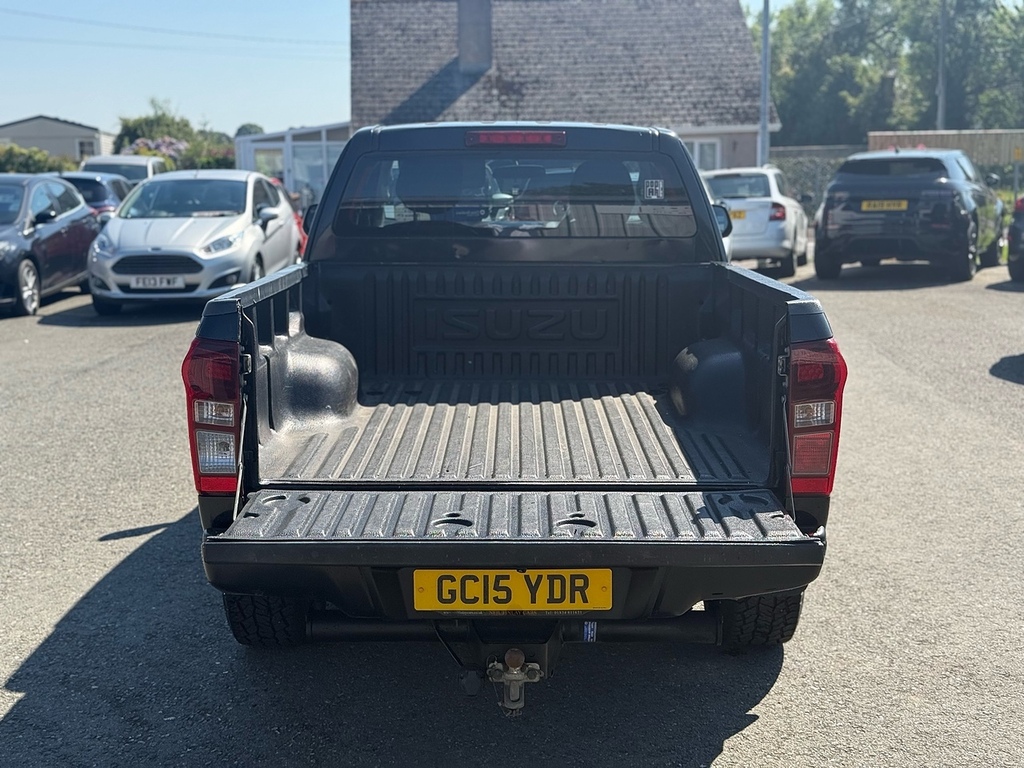 Isuzu D-Max  White #8