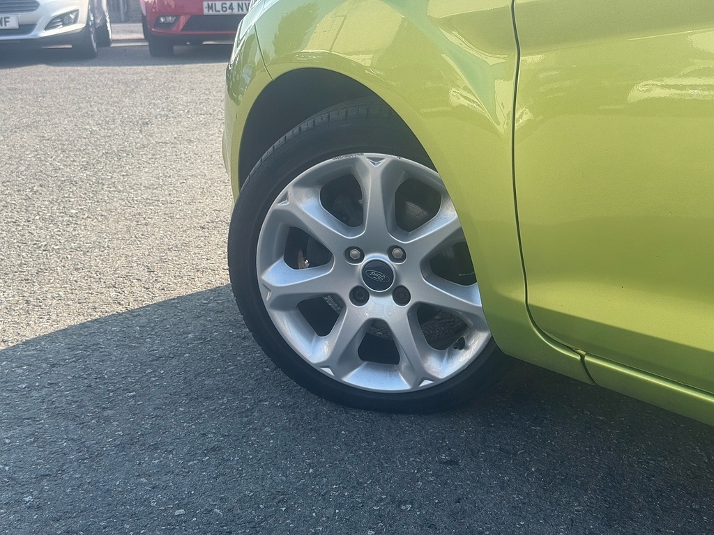 Ford Fiesta Titanium Green #6
