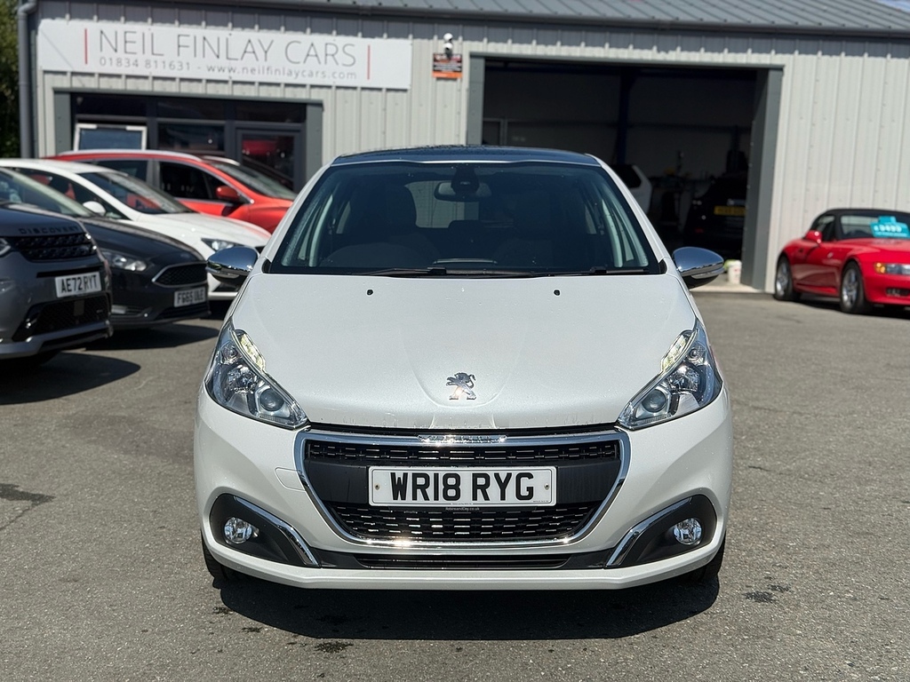 Peugeot 208 Puretech Allure Premium WR18RYG White #2