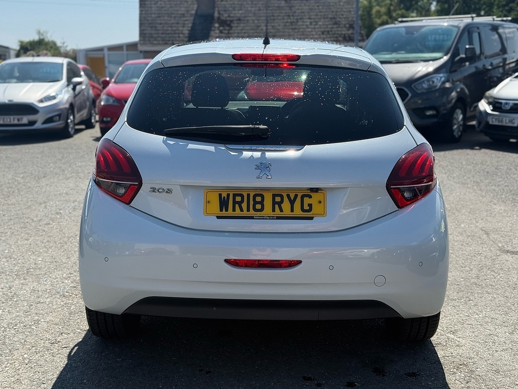 Peugeot 208 Puretech Allure Premium WR18RYG White #6