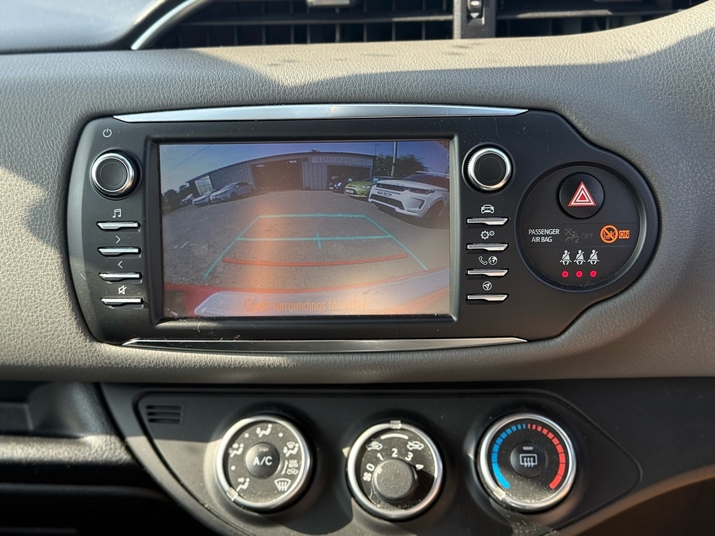 Toyota Yaris Icon Tech Grey #10