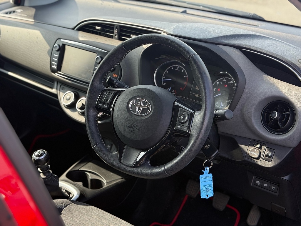 Toyota Yaris Icon Tech Grey #9