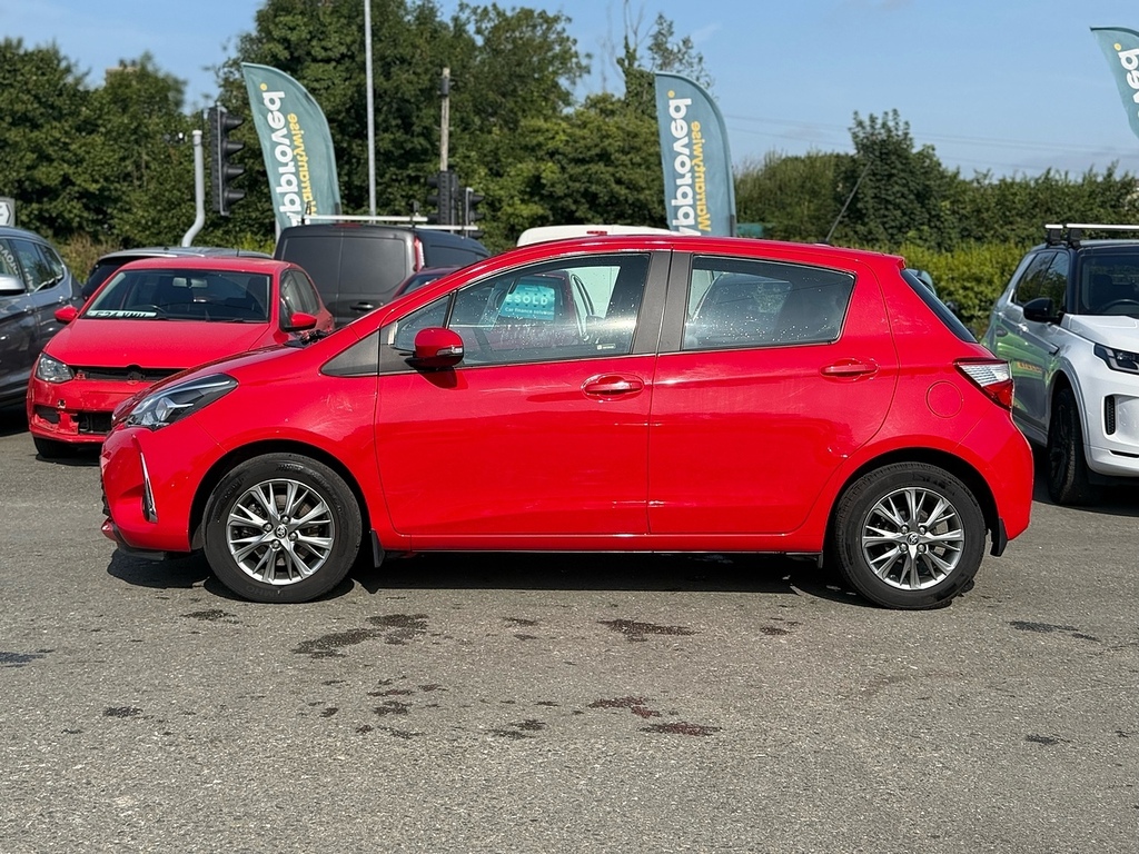 Toyota Yaris Vvt-i Icon Red #4