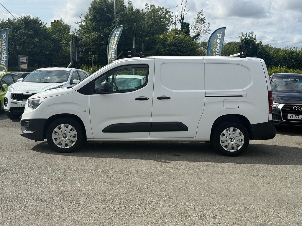 Vauxhall Combo Turbo D 2300 Edition White #4