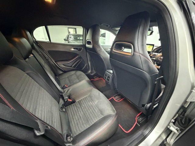 Mercedes-Benz GLA Class Gla 200 Se White #16