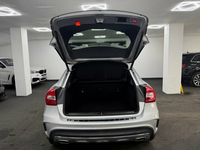 Mercedes-Benz GLA Class Gla 200 Se White #19