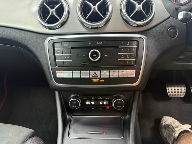 Mercedes-Benz GLA Class Gla 200 Se White #30