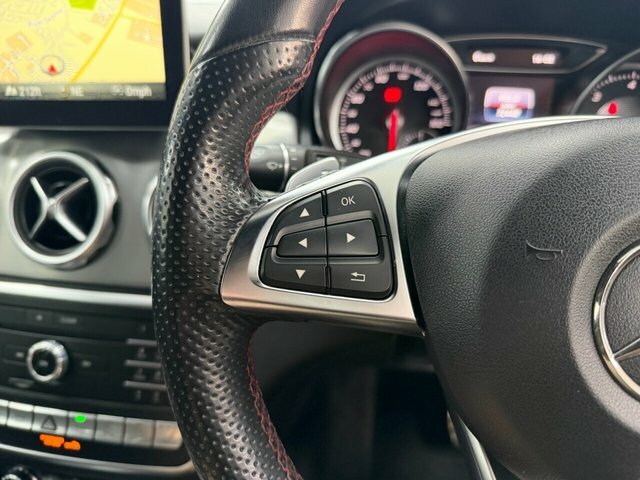 Mercedes-Benz GLA Class Gla 200 Se White #27