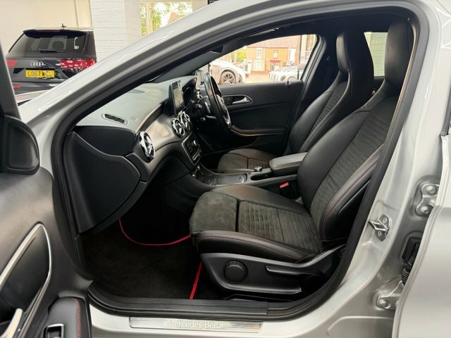 Mercedes-Benz GLA Class Gla 200 Se White #23