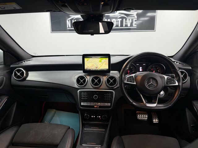 Mercedes-Benz GLA Class Gla 200 Se White #18
