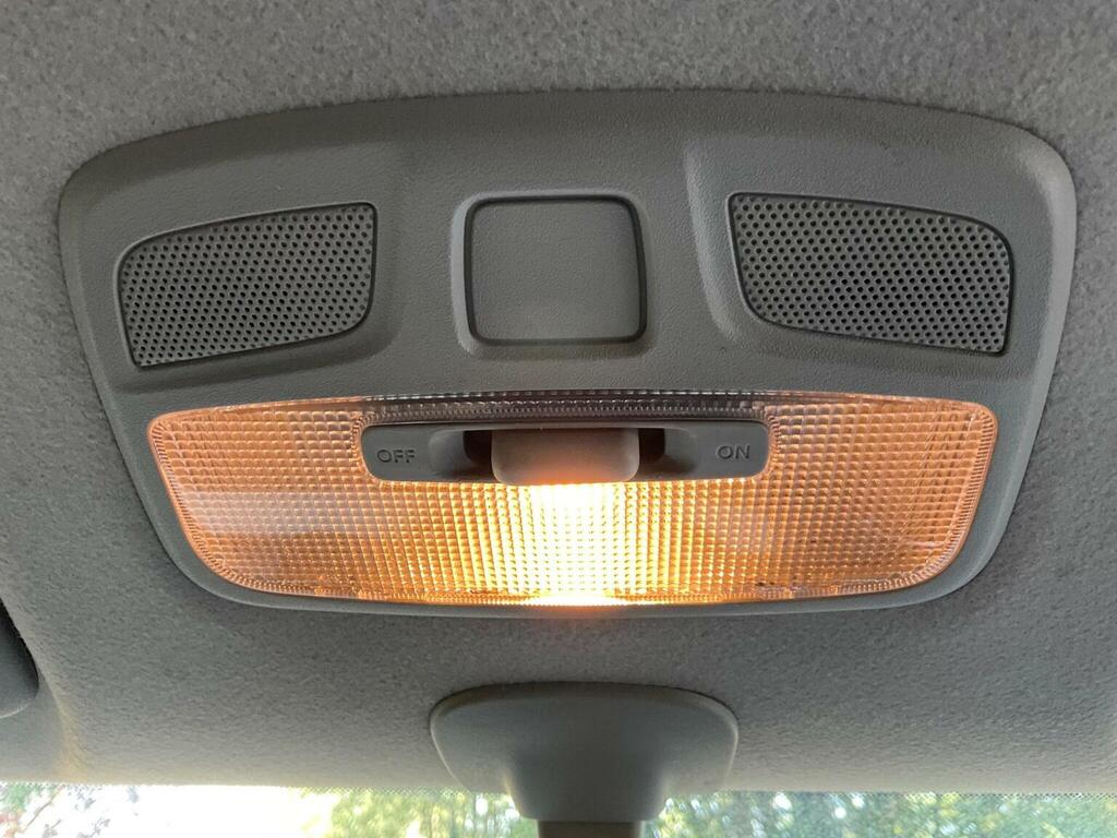 Suzuki Swift 1.2 Djet Attitude White #18