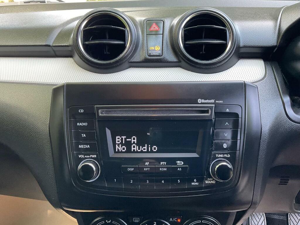 Suzuki Swift 1.2 Djet Attitude White #16