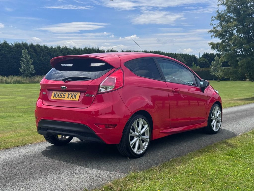 Ford Fiesta 1L Zetec S Red #4