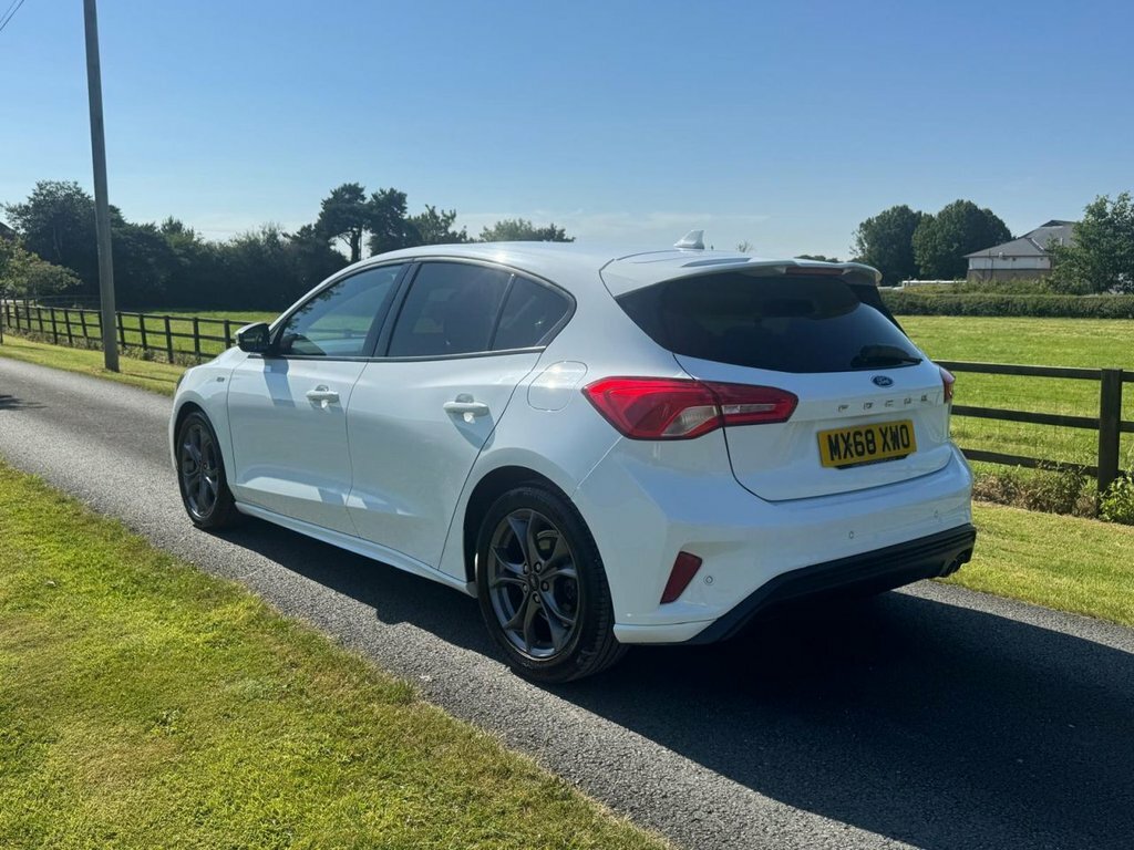Ford Focus 1L St-line White #5