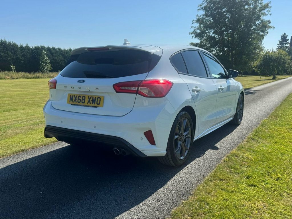 Ford Focus 1L St-line White #3
