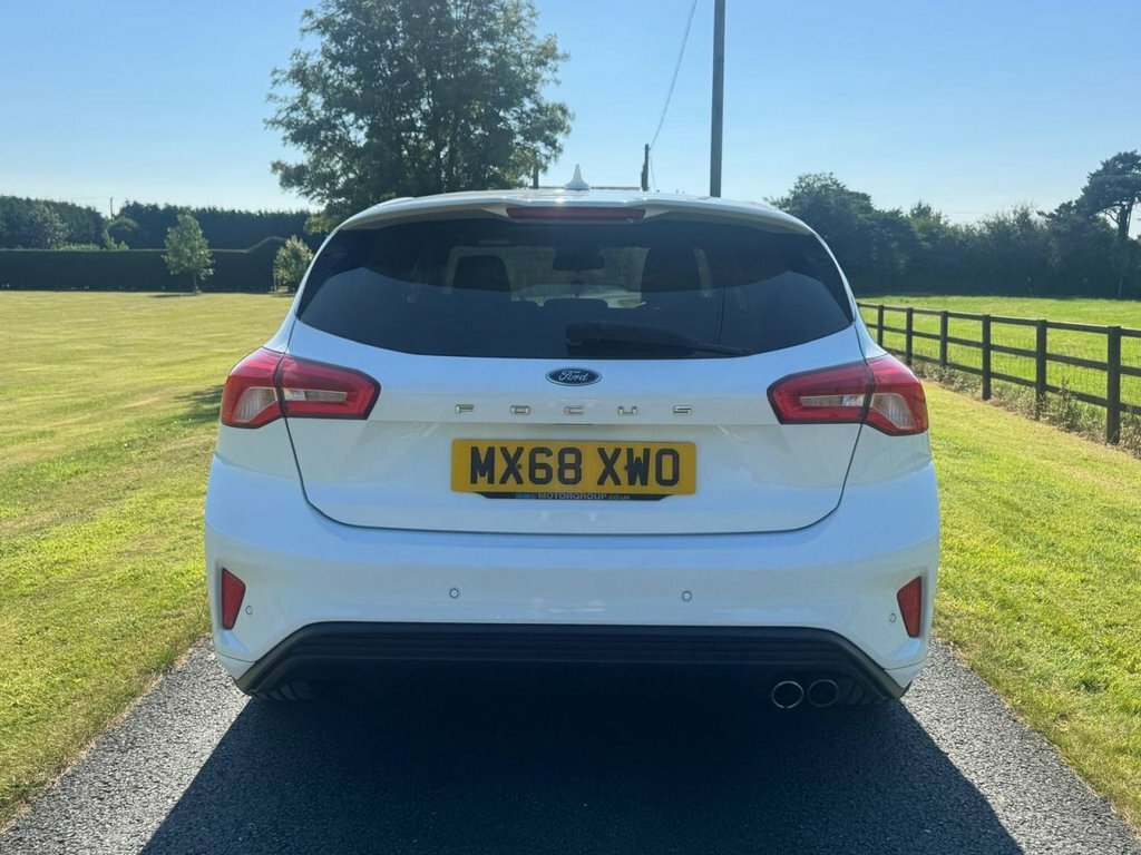 Ford Focus 1L St-line White #4