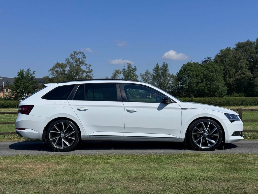 Skoda Superb 1.4L Sportline White #3