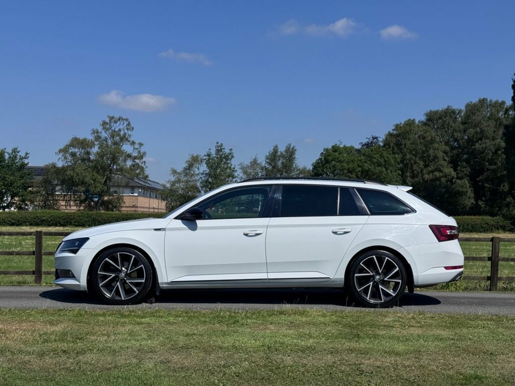Skoda Superb 1.4L Sportline White #5
