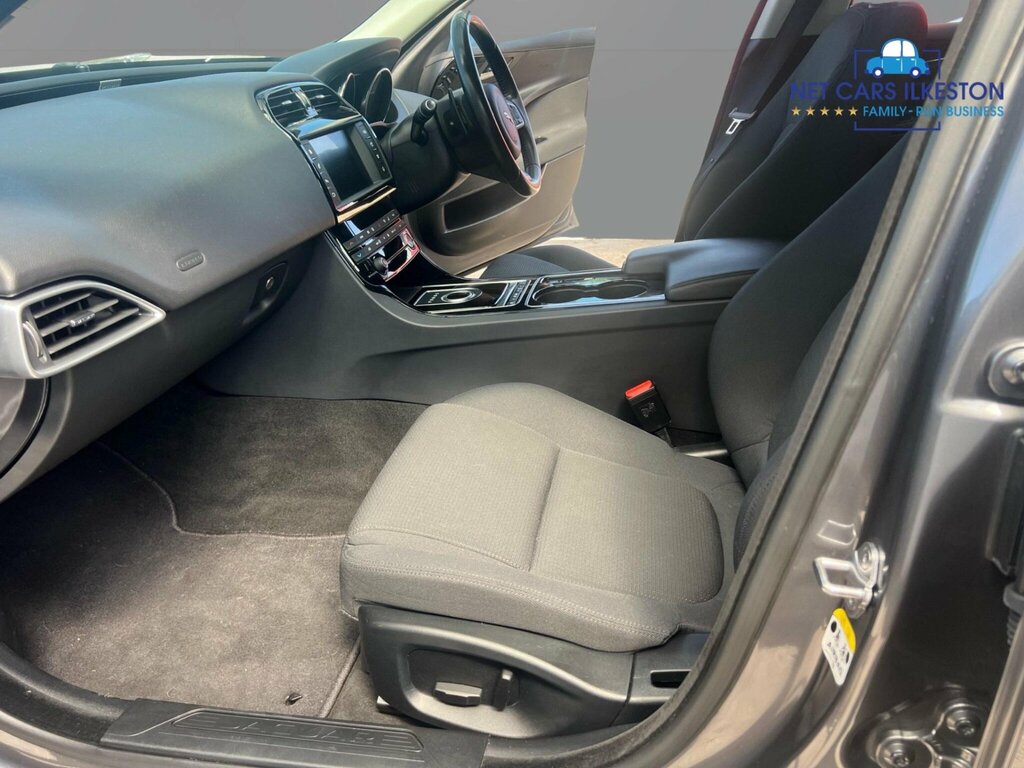 Jaguar XE  Red #18