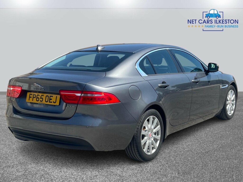 Jaguar XE  Red #10