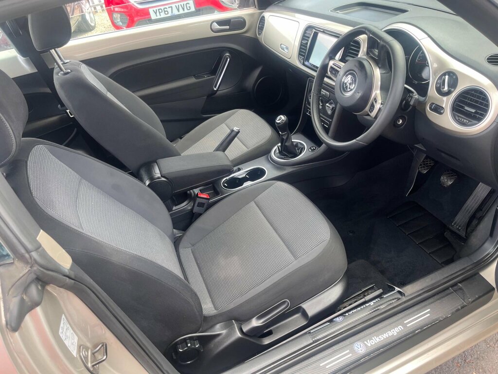 Volkswagen Beetle 1.6 Design Tdi Bluemotion Black #18