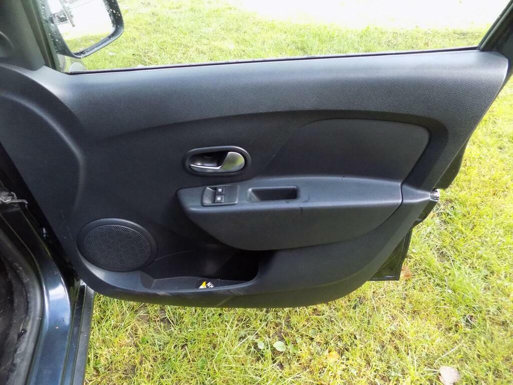 Dacia Sandero Stepway 1.5 Dci Laureate Euro 6 Ss Black #30
