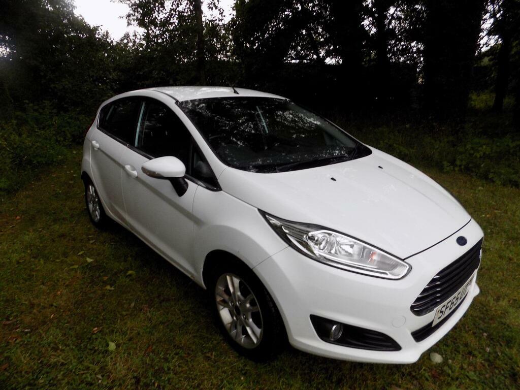 Ford Fiesta 1.5 Tdci Zetec Euro 6 White