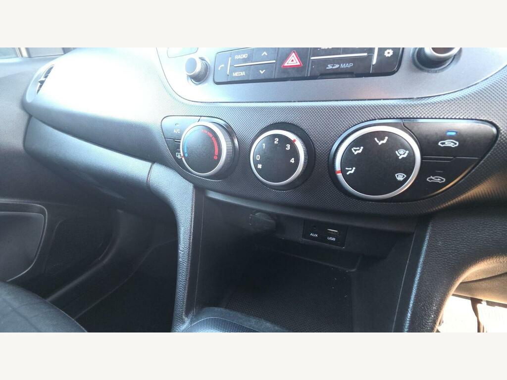 Hyundai I10 Se White #18