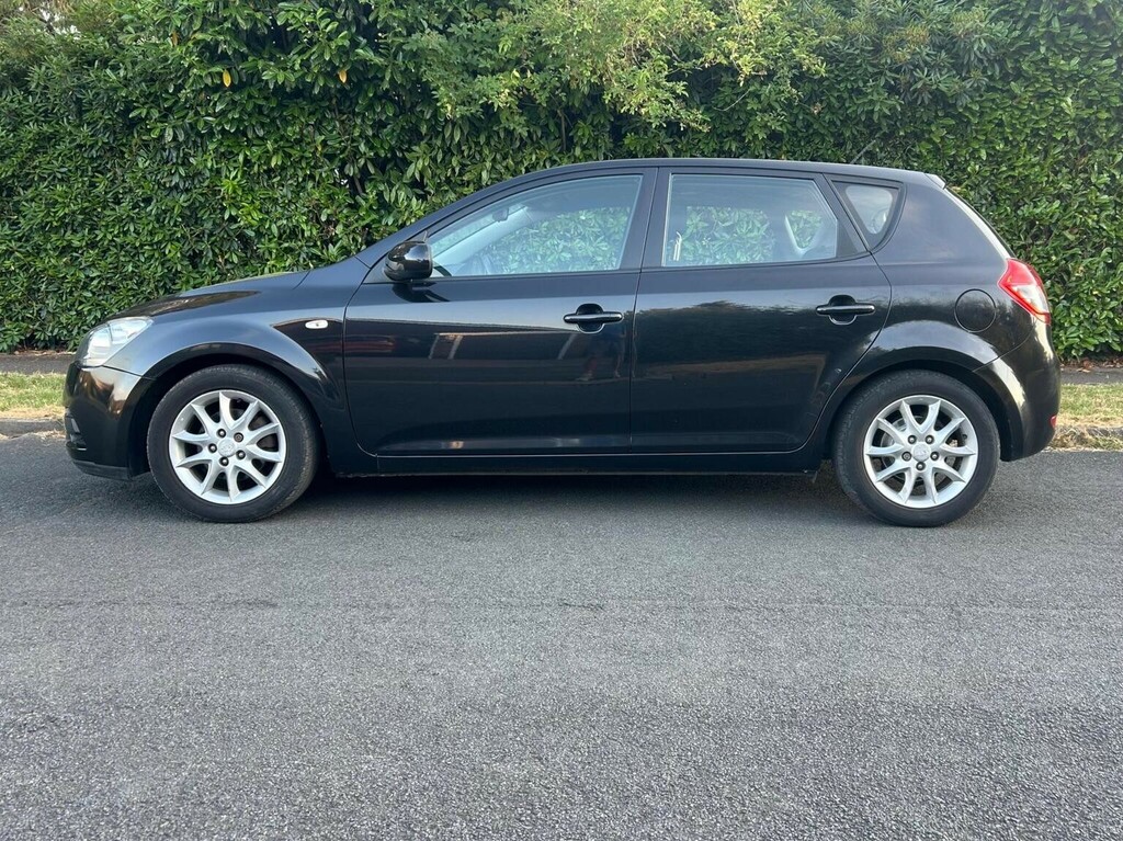 Kia Ceed Hatchback 1.6 Crdi Vr-7 Euro 5 201262 Black #2
