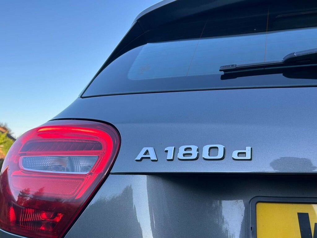 Mercedes-Benz A Class Hatchback 1.5 A180d Sport 7G-dct Euro 6 Ss WU17LGG Grey #4