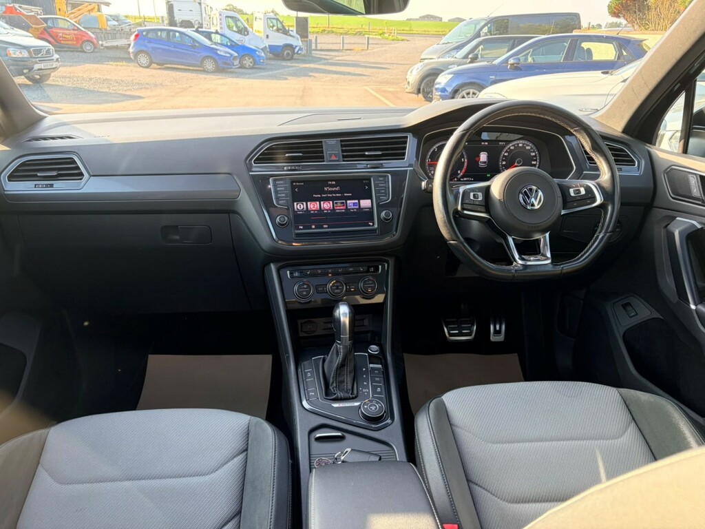 Volkswagen Tiguan 2.0 Tdi Bluemotion Tech R-line Black #6
