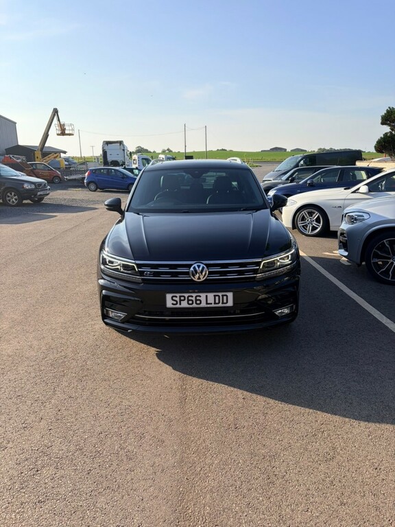 Volkswagen Tiguan 2.0 Tdi Bluemotion Tech R-line Black #4