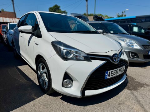 Toyota Yaris Vvt-i Icon M-drive White
