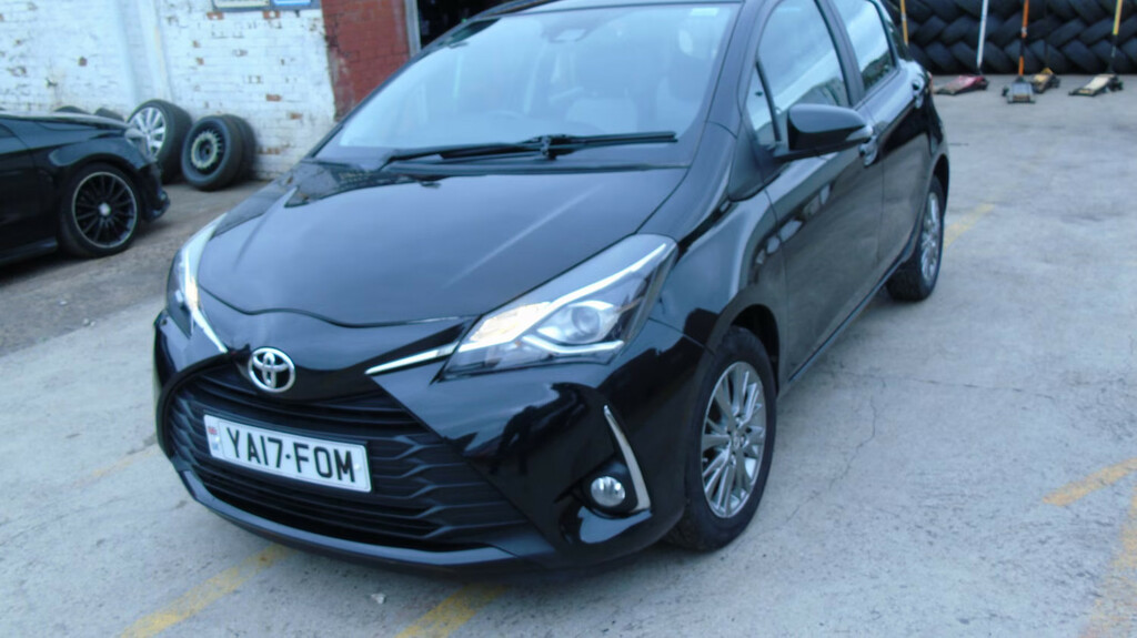 Toyota Yaris 1.5 Vvt-i Icon Hatchback YA17FOM Black #3