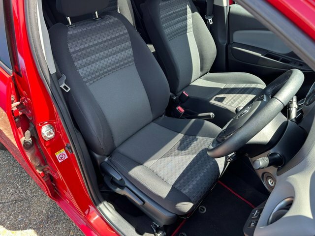 Toyota Yaris 1.33 Dual Vvt-i Icon Hatchback E YH66JXR Red #3