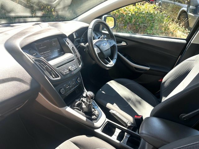 Ford Focus 1.0T Ecoboost Zetec Hatchback Eu LD66YYA White #3