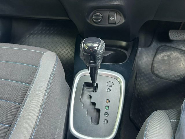 Toyota Yaris 1.5 Vvt-h Blue Bi-tone Hatchback Hybrid Blue #6