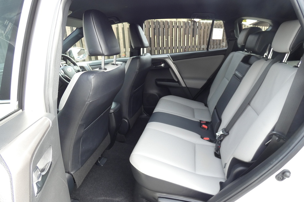 Toyota Rav 4 2.0 D-4d Icon Tss 143 Bhp Blue #9