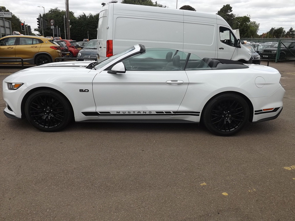 Ford Mustang V8 Gt White #3