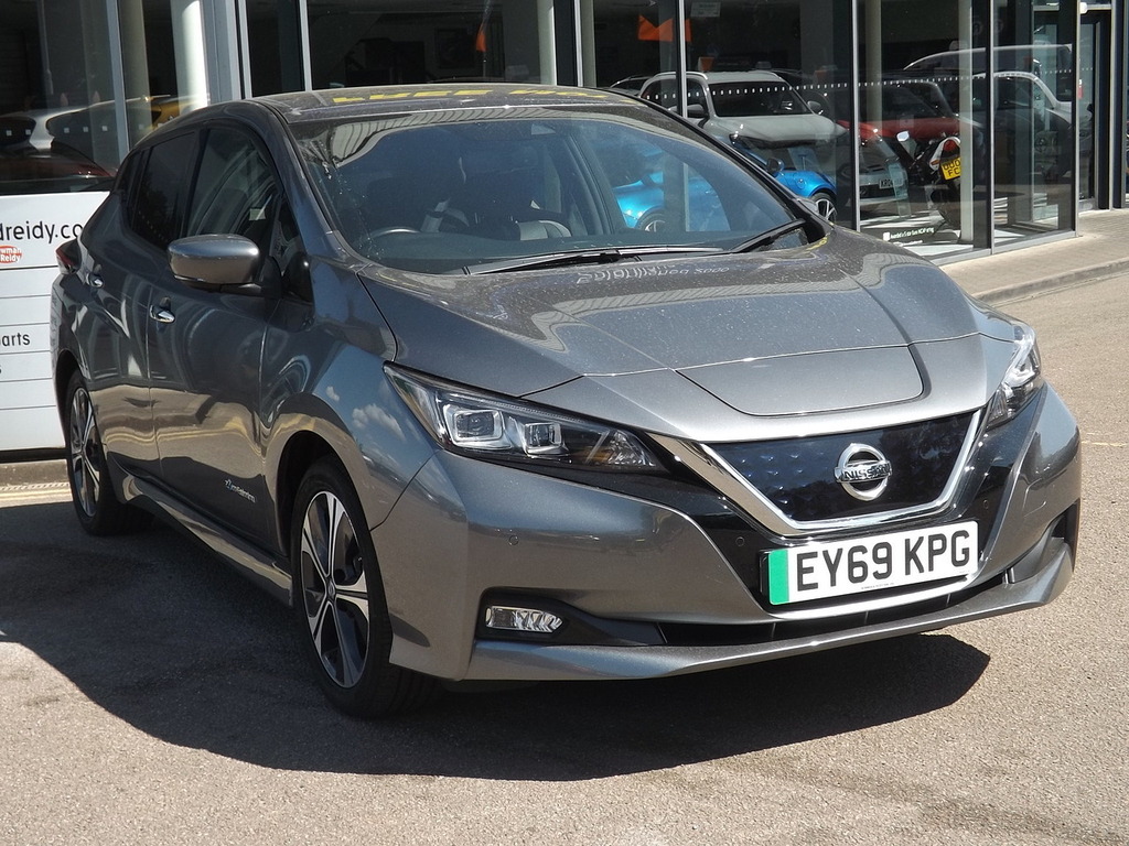 Nissan Leaf Tekna Grey #3