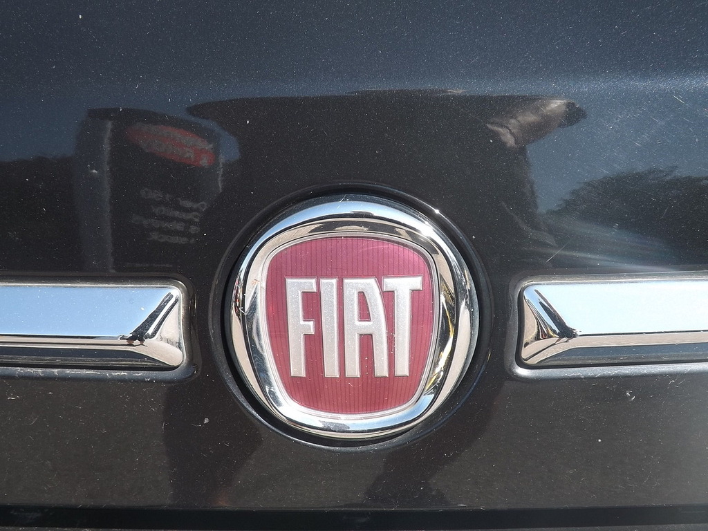 Fiat 500 Lounge Black #6