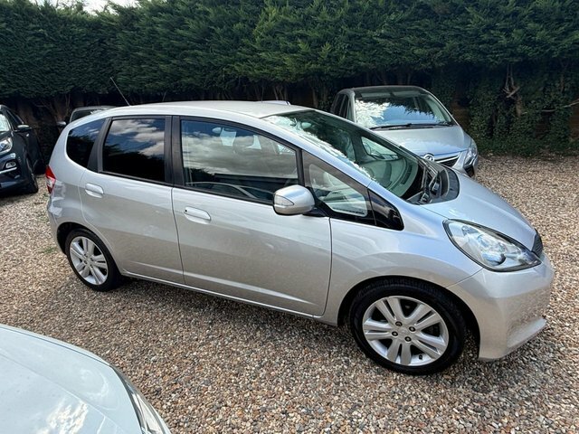 Honda Jazz 1.4 I-vtec Es Plus Hatchback Cvt Euro 5 Silver #3