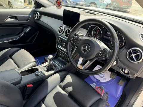 Mercedes-Benz GLA Class Gla 200 D OU18NFL White #2